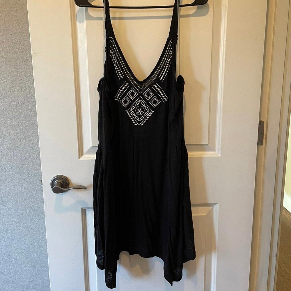 American Rag Black Embroidered V-Neck Handkerchief Hem Tank NWT 2X